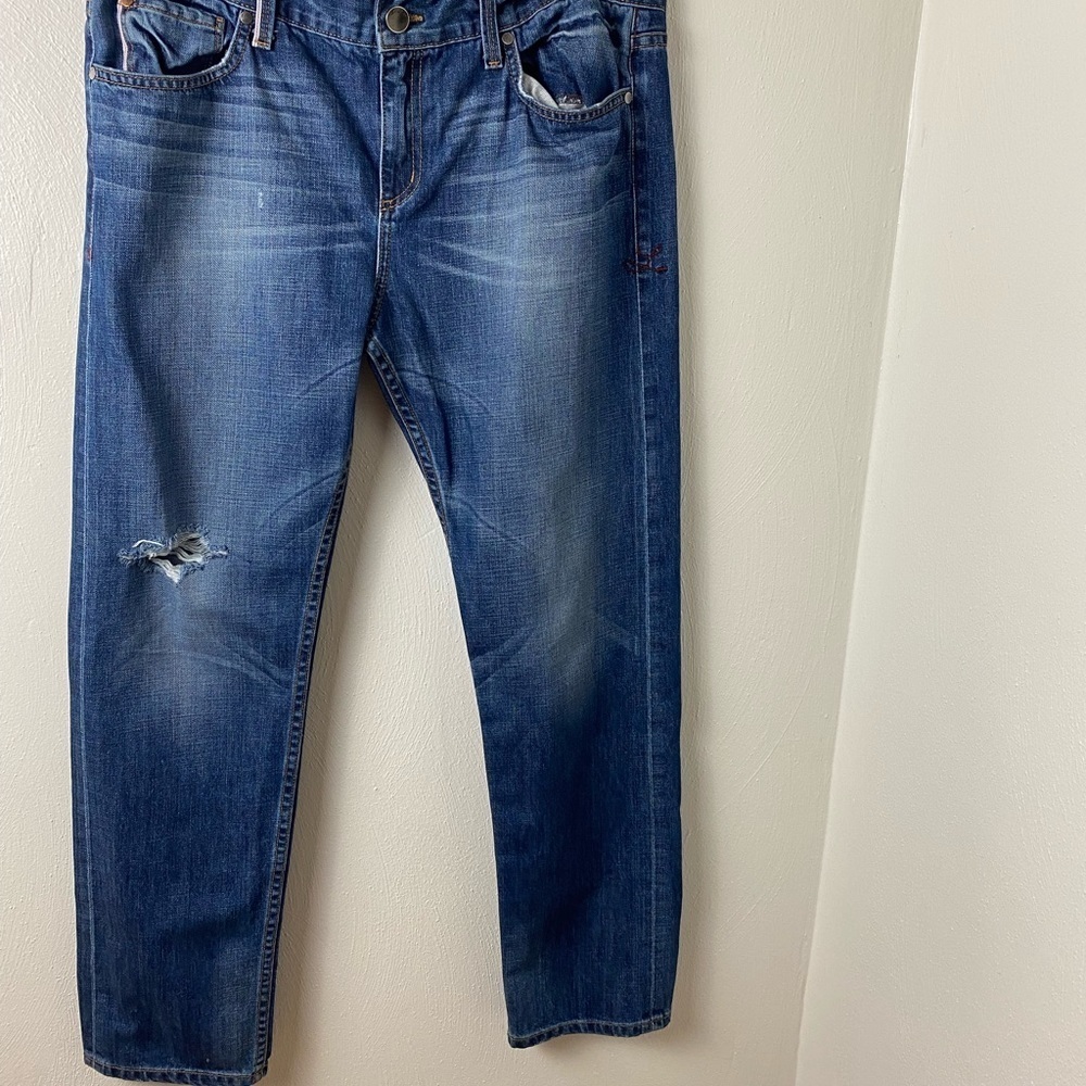 Level 99  ( Anthropologie) Fade/Distressed Blue Jeans. Blue. Sz 31.